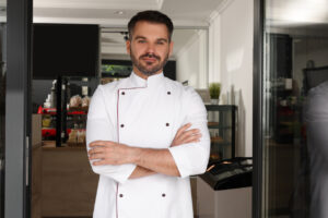 Les critères pour bien choisir une veste de cuisine pour homme